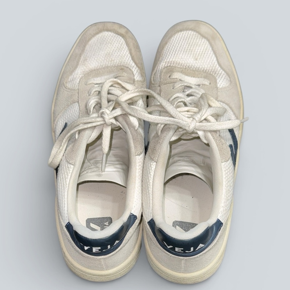 VEJA V-10 Sneakers - Picture 8 of 10